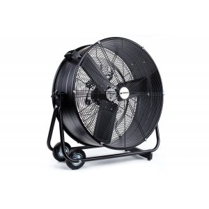 Průmyslový podlahový ventilátor 61cm 220W | Industrial-60 distribuuje chladný vzduch z úrovně podlahy do vyšších částí místností.