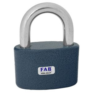 Zámek visící FAB 30H/38 mm Hardened | 3 klíče je vyroben z kvalitních materiálů. Obsahuje 3 klíče. Hmotnost: 0,15 kg.