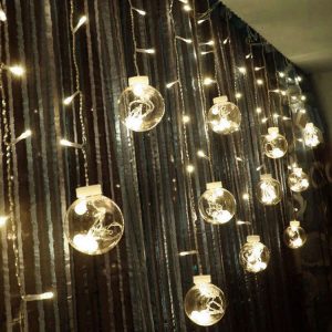 LED vánoční osvětlení - světelný závěs 4m 108 LED - ke zdobení domů, bytů a dokonce i k vytvoření krásného pozadí pro vánoční fotografie.