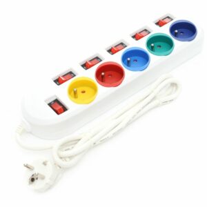 Prodlužovací kabel s vypínači, 5m, bílý | KD4002 umožňuje bezpečné a pohodlné připojení více zařízení najednou doma nebo v kanceláři.